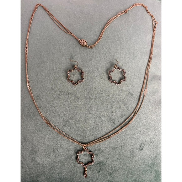 None Jewelry - Gold Tone Marcasite Starburst Necklace and Earrings Set P106‎